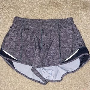 lululemon hotty hot shorts 2.5